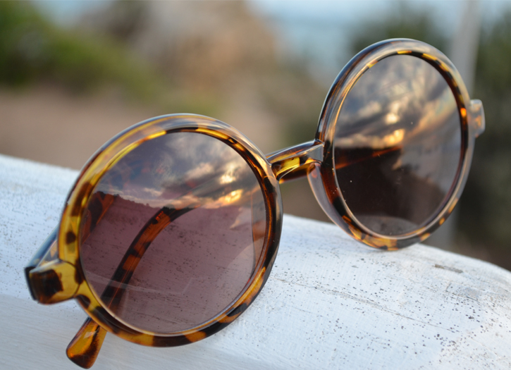 What Are Horn Rimmed Glasses Sheen Magazine